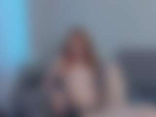 Live cam show with Mozelle - Spank on Camsoda