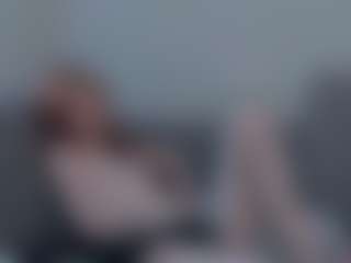 Live cam show with Mozelle - Nympho on Camsoda
