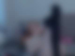 Live cam show with Mozelle - Genital Piercings on Camsoda