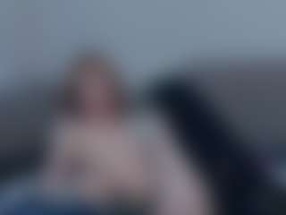 Live cam show with Mozelle - Ride on xheatlive.com