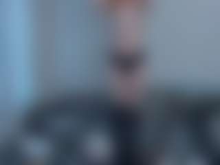 Live cam show with Mozelle - Ride on Camsoda
