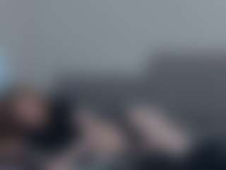 Live cam show with Mozelle - Riding on livesuperchat.net