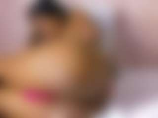 Live cam show with Nina-bae - Brown Eyes Ebony on xDating