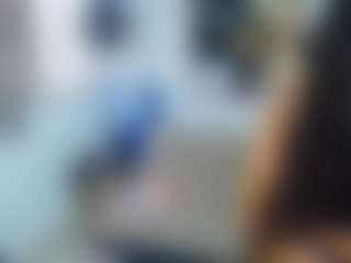 Live cam show with Amaia-T - Oil on Camsoda