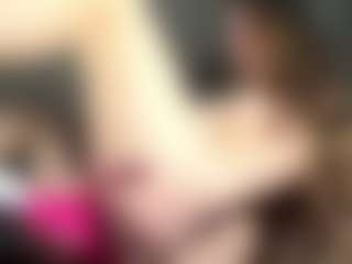 Live cam show with Kira - Tease on Camming Site