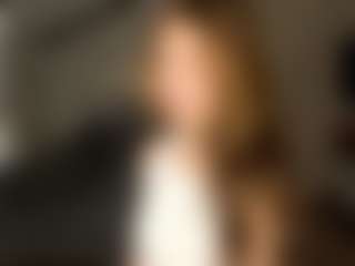 Live cam show with Kira - Public Red Hair on live18s.com