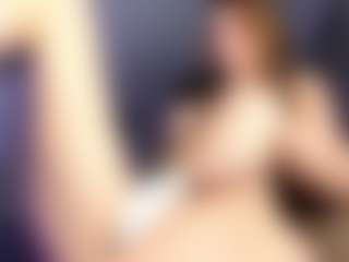 Live cam show with Kira - Red Hair on camgirlchat.live