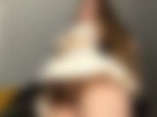 Kira's Live Sex Cam Show