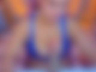 Live cam show with Clhoe-B - Brown Hair on TastyBlacksLive