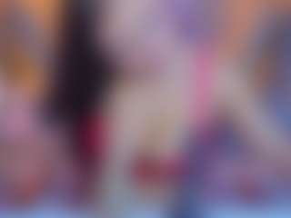 Clhoe-B's Live Sex Cam Show