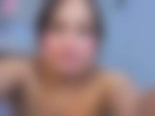 Live cam show with CLHOEBOOBS - Big Nipples on AdultVida.com