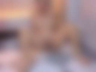 CLHOEBOOBS's Live Sex Cam Show
