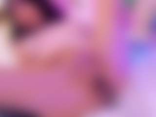 Live cam show with GigiBelli - Lovense Teen (18+) on Nude Live Now