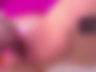 GigiBelli's Live Sex Cam Show