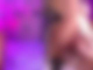 Live cam show with GigiBelli - Control on chickslive.net