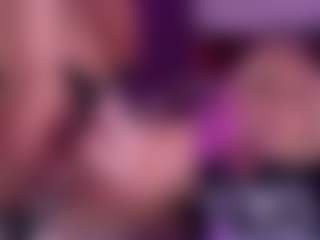 Live cam show with GigiBelli - Public on CamClone