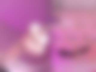 Live cam show with GigiBelli - Flashing on WildCum