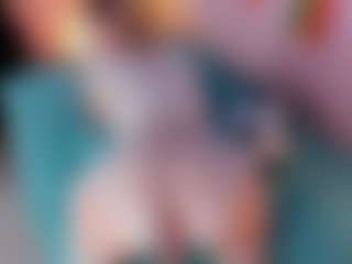 Live cam show with Hillary-Collins - Full Nudity on Camming Site