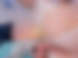 Live cam show with Hillary-Collins - Normal on AdultVida.com