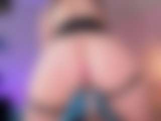 Live cam show with Hillary-Collins - White on Camsoda | colombia