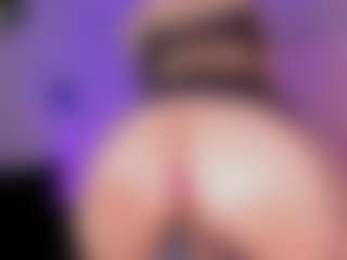 Live cam show with Hillary-Collins - Blonde Hair on Camsoda