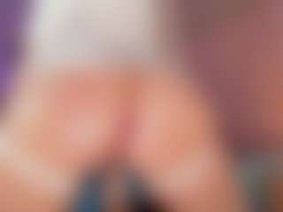 Live cam show with Hillary-Collins - Blonde Hair on madthumbs