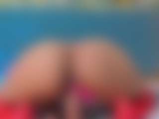 Live cam show with LiahGrey - Handjob on milfzrlive.com