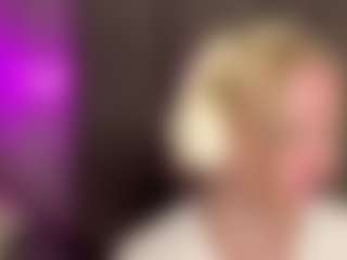 Live cam show with MarceneMorici - Teen (18+) on luckytryst.com