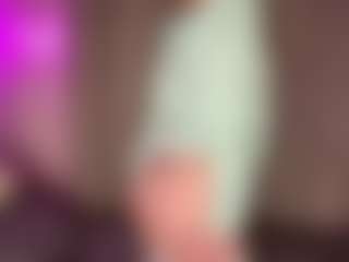 Live cam show with MarceneMorici - Yoga on madthumbs