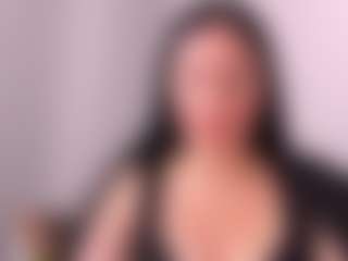 Live cam show with MiaSeductive - Body Massage on Chatstar