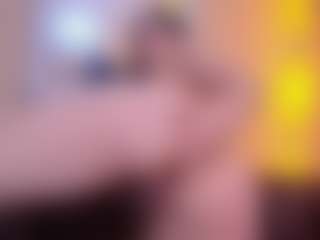Live cam show with Roxy-Luxe-Tf - Striptease on Camsoda