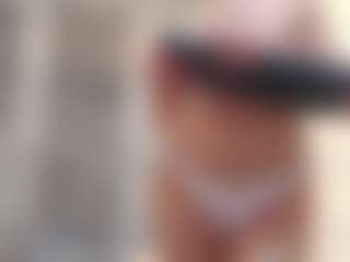 Live cam show with Sammyfit - Flashing on liverealitysex.com