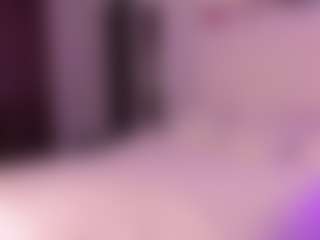 Live cam show with Tayrasiny - Ebony on Camsoda