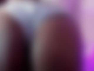 Live cam show with Tayrasiny - Ebony on camwithhim.com | colombia
