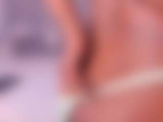 Live cam show with Tayrasiny - Smoking on Fit Hotties