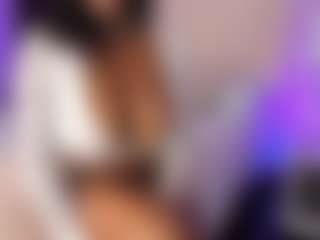 Live cam show with Tayrasiny - Moaning on milfzrlive.com