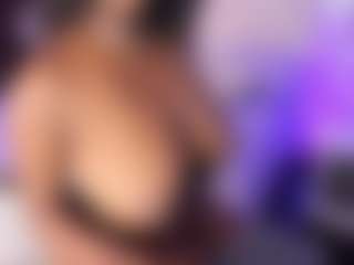 Live cam show with Tayrasiny - Black Young Adult on xDating