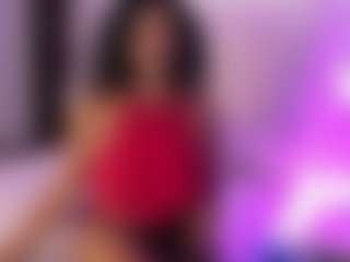Live cam show with Tayrasiny - Moaning on Camsoda