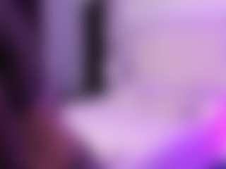 Live cam show with Tayrasiny - Ebony Teen (18+) on Camsoda