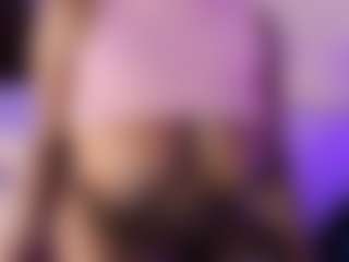 Live cam show with Tayrasiny - Smoking on AdultVida.com
