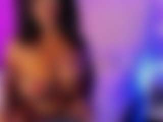 Live cam show with Tayrasiny - Spank Black on live.xheat.ai