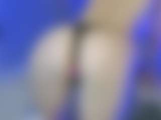 Live cam show with KarmaArms - Teasing on sexylive.show