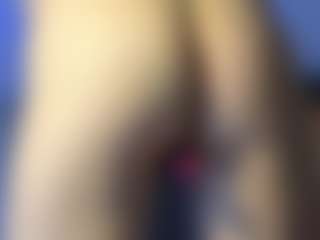 Live cam show with KarmaArms - Sexting on livesexfox.com