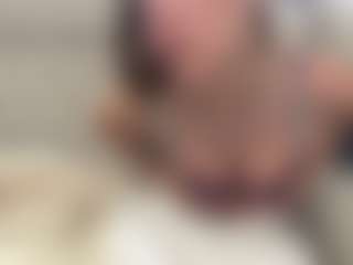 LonaLardin's Live Sex Cam Show