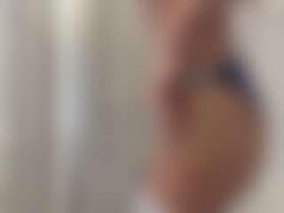 LonaLardin's Live Sex Cam Show