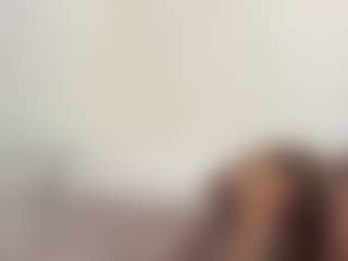 LonaLardin's Live Sex Cam Show