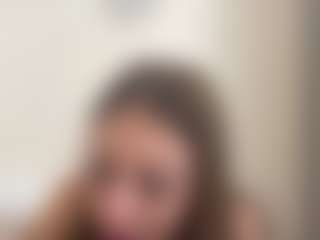 LonaLardin's Live Sex Cam Show