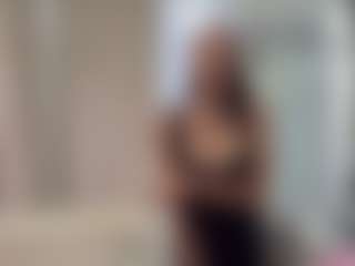 Live cam show with LonaLardin - Bikini on https://playwithruby.com