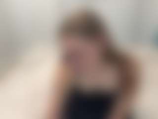 LonaLardin's Live Sex Cam Show