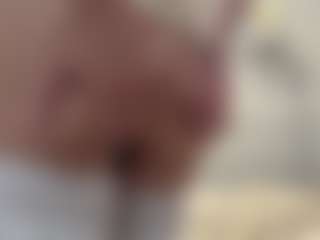 LonaLardin's Live Sex Cam Show
